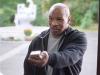 Tyson devuelve oreja a Holyfield en nuevo comercial de Foot Locker