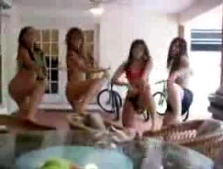 Pibas bailando boom boom